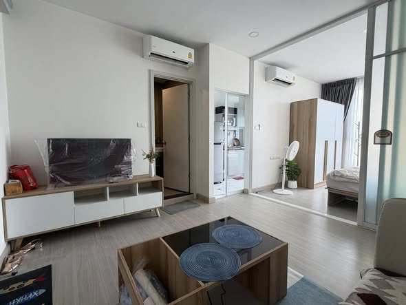 bedroom and living room and room interior of Supalai Loft Sathon-Ratchaphruek