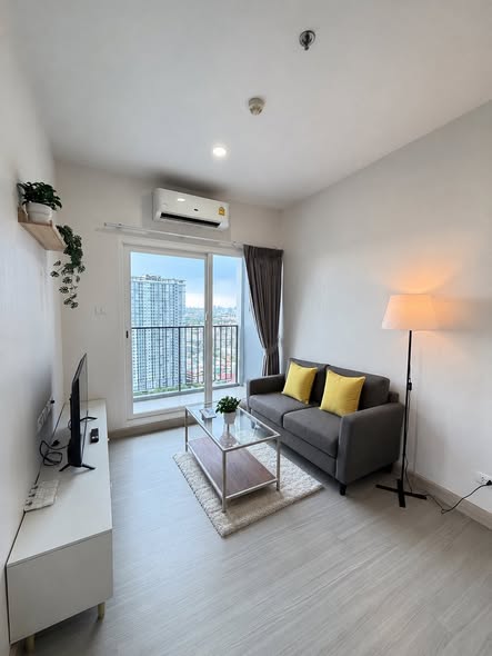 living room of Supalai Loft Sathon-Ratchaphruek