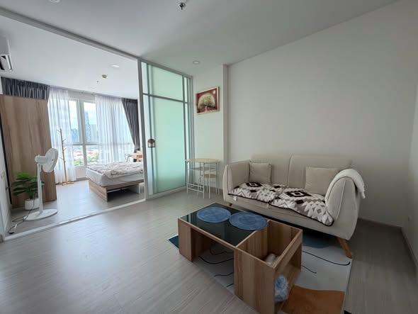 living room and bedroom of Supalai Loft Sathon-Ratchaphruek
