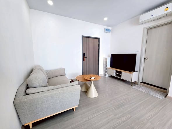 living room and room interior of Supalai Loft Sathon-Ratchaphruek