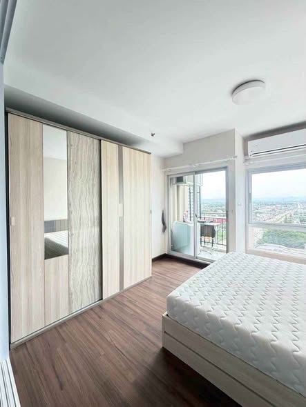bedroom and room interior of Supalai Monte II