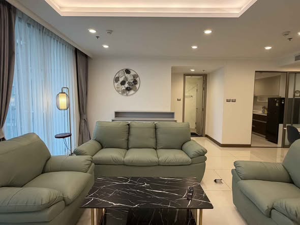 bedroom and living room of Supalai Oriental Sukhumvit 39