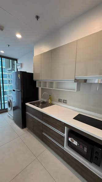 kitchen of Supalai Oriental Sukhumvit 39