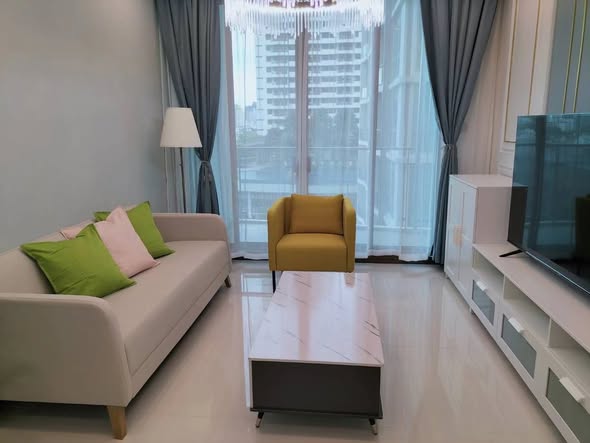 living room and bedroom of Supalai Oriental Sukhumvit 39