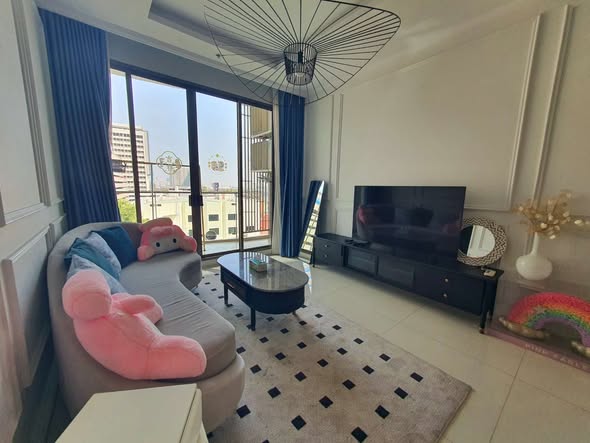 living room and bedroom of Supalai Oriental Sukhumvit 39