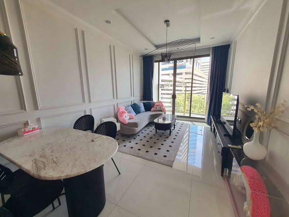 living room and bedroom of Supalai Oriental Sukhumvit 39