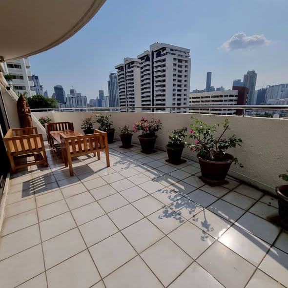 Supalai Place Condominium Sukhumvit 39