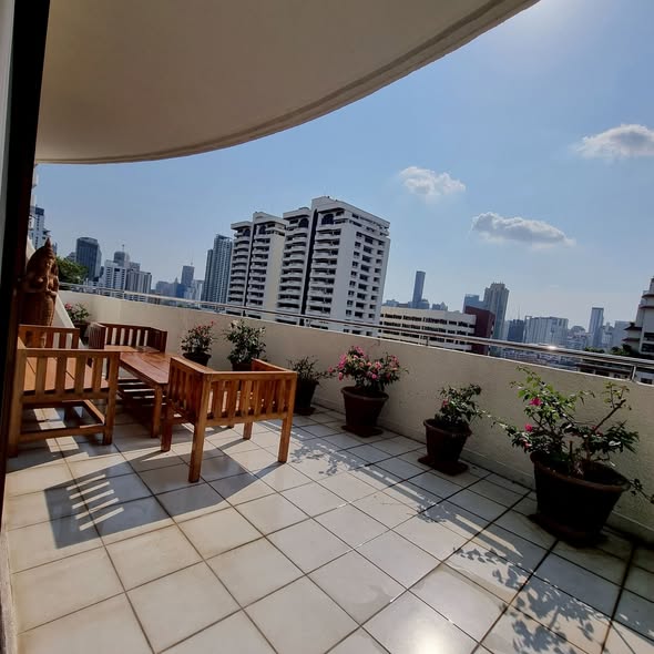 Supalai Place Condominium Sukhumvit 39