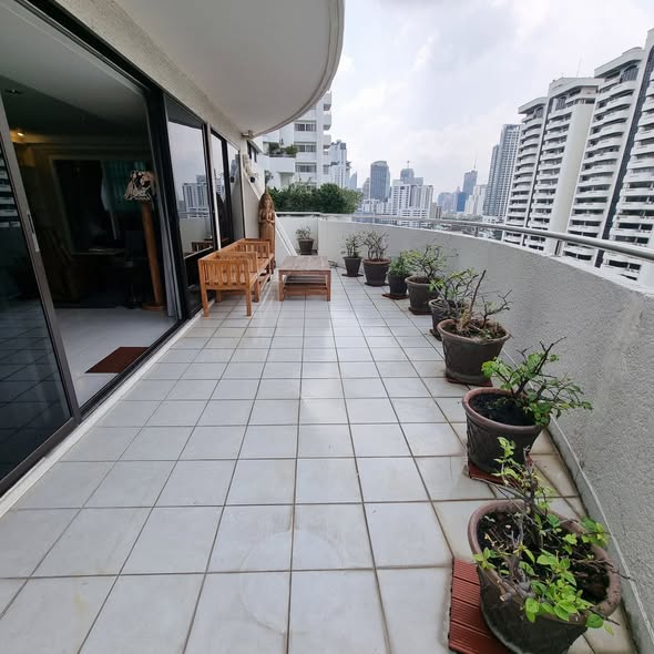 Supalai Place Condominium Sukhumvit 39