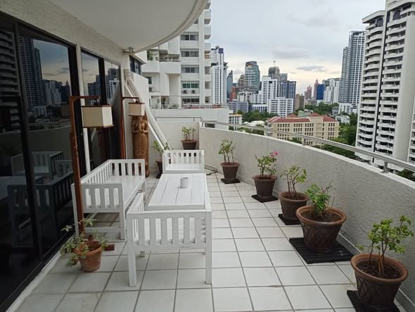 Supalai Place Condominium Sukhumvit 39