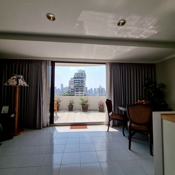 Supalai Place Condominium Sukhumvit 39
