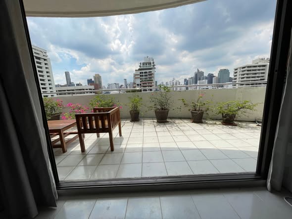 Supalai Place Condominium Sukhumvit 39