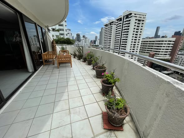 Supalai Place Condominium Sukhumvit 39