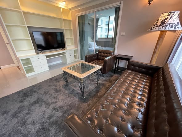 living room of Supalai Place Condominium Sukhumvit 39
