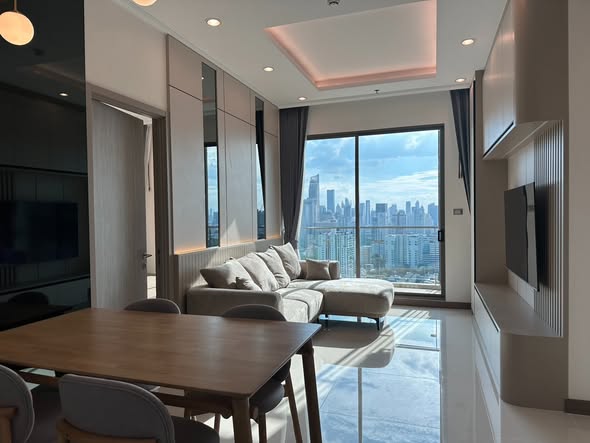 living room and bedroom of Supalai Place Condominium Sukhumvit 39