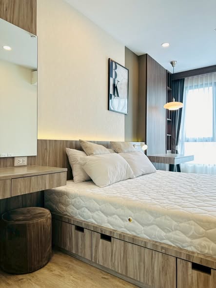 bedroom and bathroom of Supalai Premier Charoen Nakhon