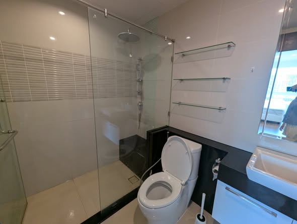 room interior and bathroom of Supalai Prima Riva