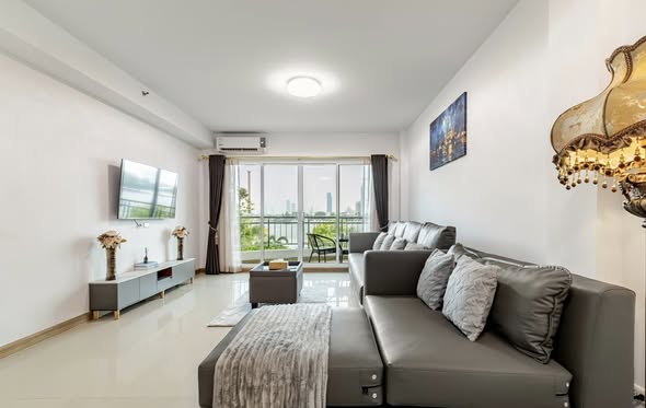 living room and bedroom of Supalai River Resort