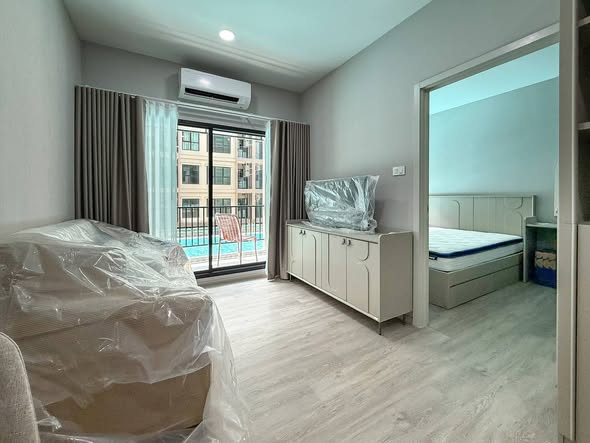 bedroom and room interior of Supalai Sense Srinakarin