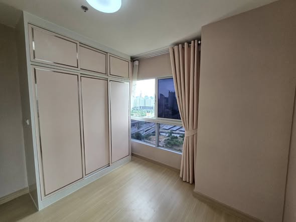 bedroom and room interior of Supalai Veranda Rama 9