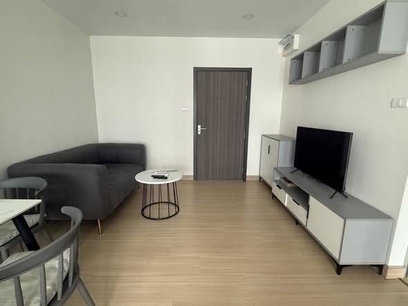 bedroom and living room and room interior of Supalai Veranda Sukhumvit 117