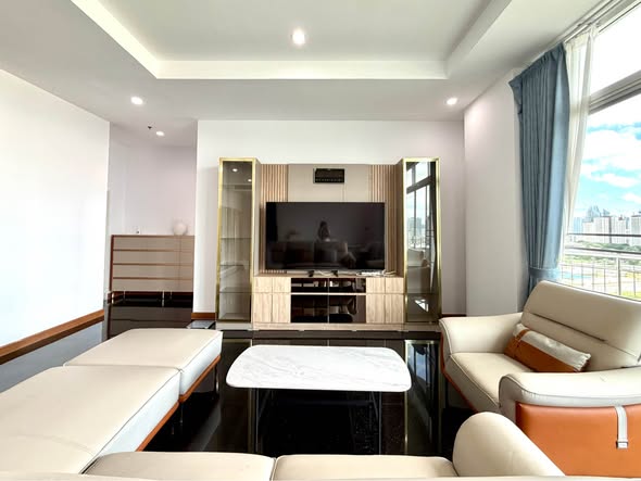 bedroom and living room of Supalai Wellington