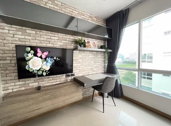 living room of Supalai Wellington II