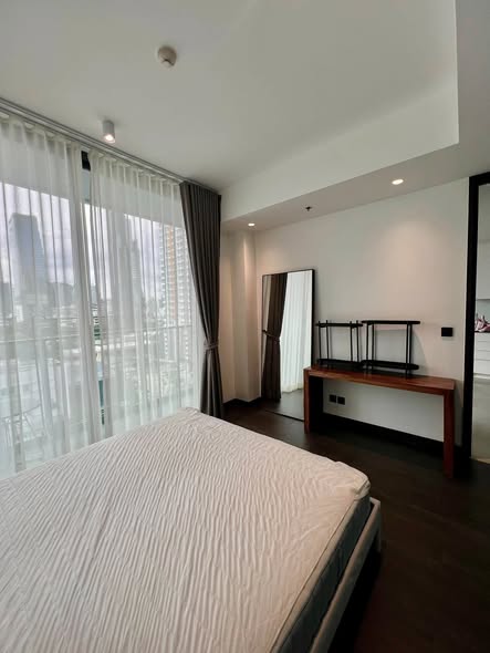 bedroom of Tait Sathorn 12