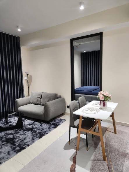 bedroom and living room of Tait Sathorn 12