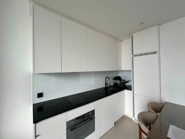 Tait Sathorn 12
