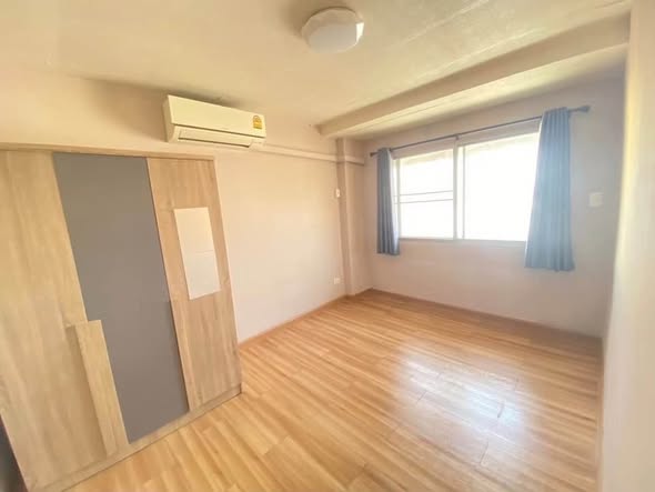 bedroom of Tawanna Resident 2