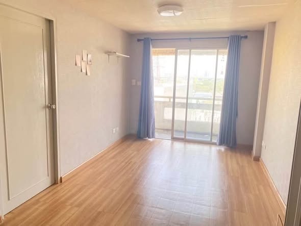 bedroom and room interior of Tawanna Resident 2