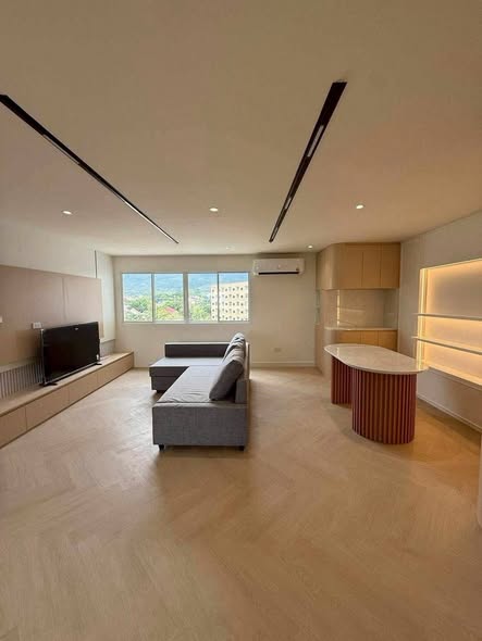 bedroom of Thaweephol Tower