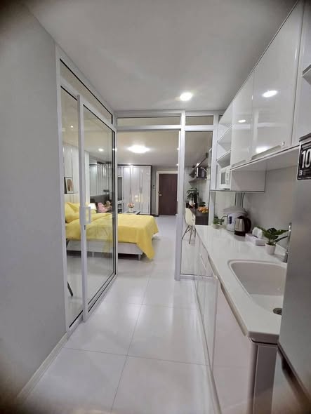 bedroom and room interior and bathroom of Thaweephol Tower