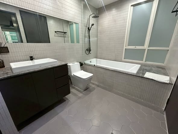 bathroom of The Address Chidlom