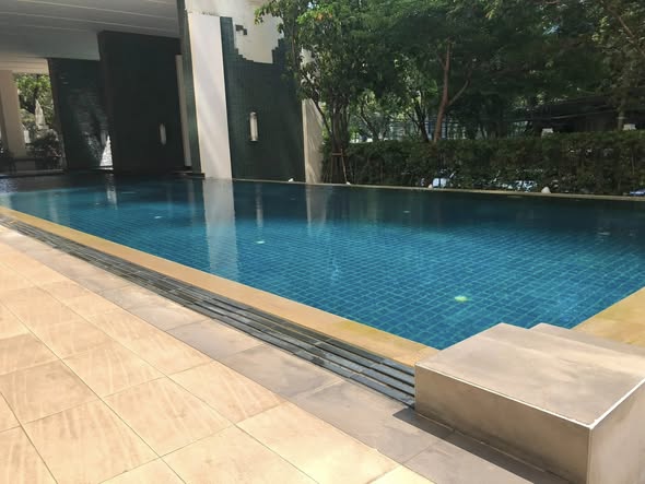 pool of The Address Chidlom