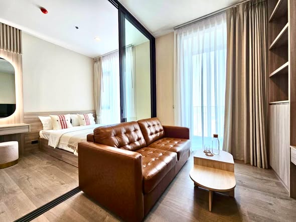 bedroom and living room of The Address Siam-Ratchathewi