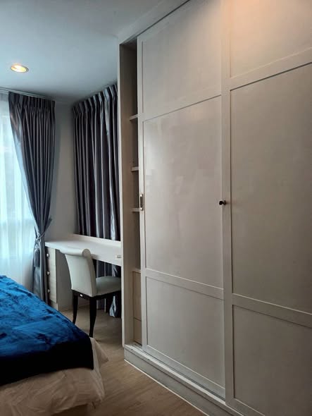 bedroom and room interior of The Address Sukhumvit 42