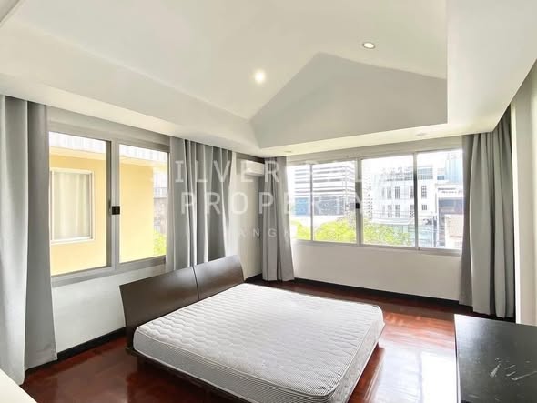 bedroom of The Alcove Thonglor 10