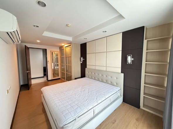 bedroom and room interior of The Avenue Sukumvit 61 เดอะ อเวนิว สุขุมวิท 61