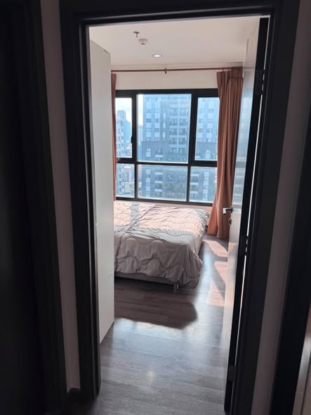 bedroom and room interior of The Base Park East