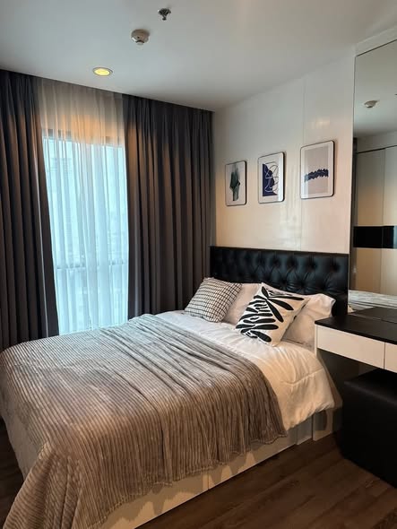 bedroom of THE BASE Park West – Sukhumvit 77