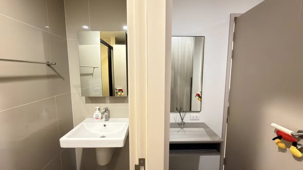 bathroom of THE BASE Phetchaburi-Thonglor เดอะ เบส เพชรบุรี – ทองหล่อ