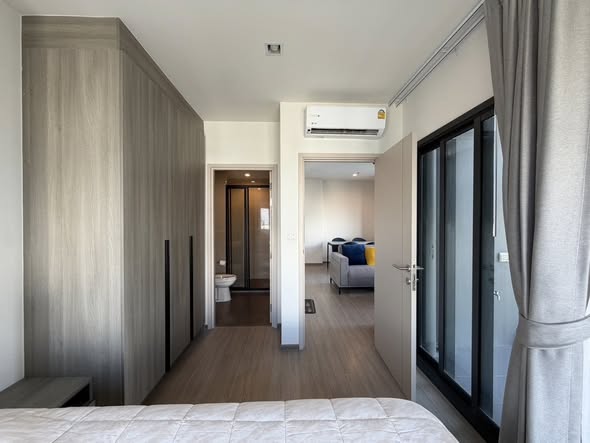 bedroom and room interior of THE BASE Phetchaburi-Thonglor เดอะ เบส เพชรบุรี – ทองหล่อ
