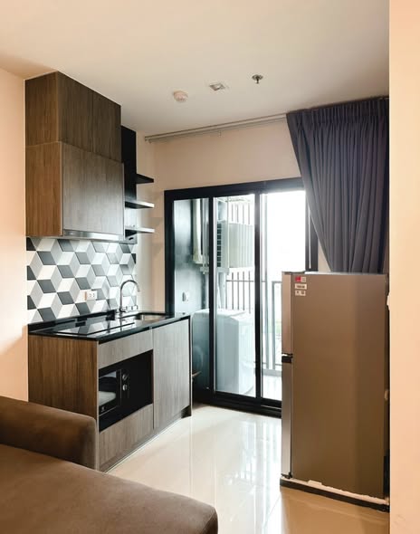 THE BASE Phetchaburi-Thonglor เดอะ เบส เพชรบุรี – ทองหล่อ