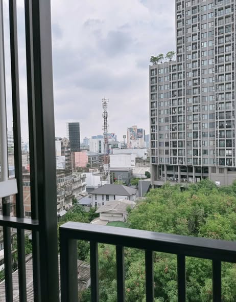 THE BASE Phetchaburi-Thonglor เดอะ เบส เพชรบุรี – ทองหล่อ