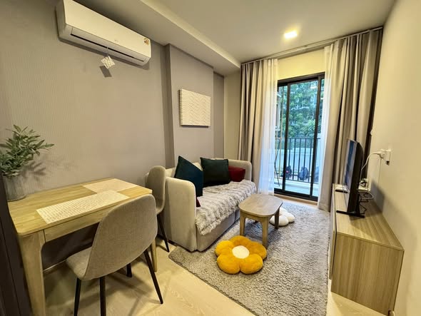 living room and bedroom of เดอะ เบส ไรส์ | THE BASE Rise