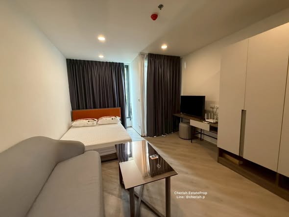bedroom of THE BASE Saphanmai