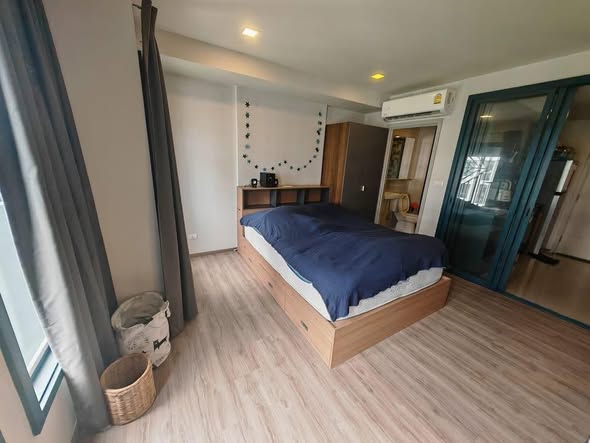 bedroom of THE BASE Sukhumvit 50