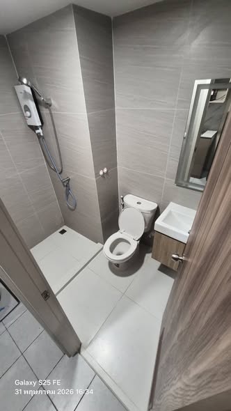 bathroom of The Belgravia @ Ratchada17 (Sale Office)